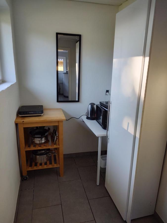Commuter Room For One Or Two People Munkebo Eksteriør billede